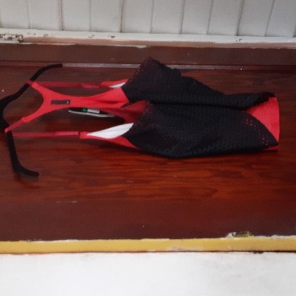 Nike sz XL training tee NWT red racer back mesh on sides black - Picture 5 of 5